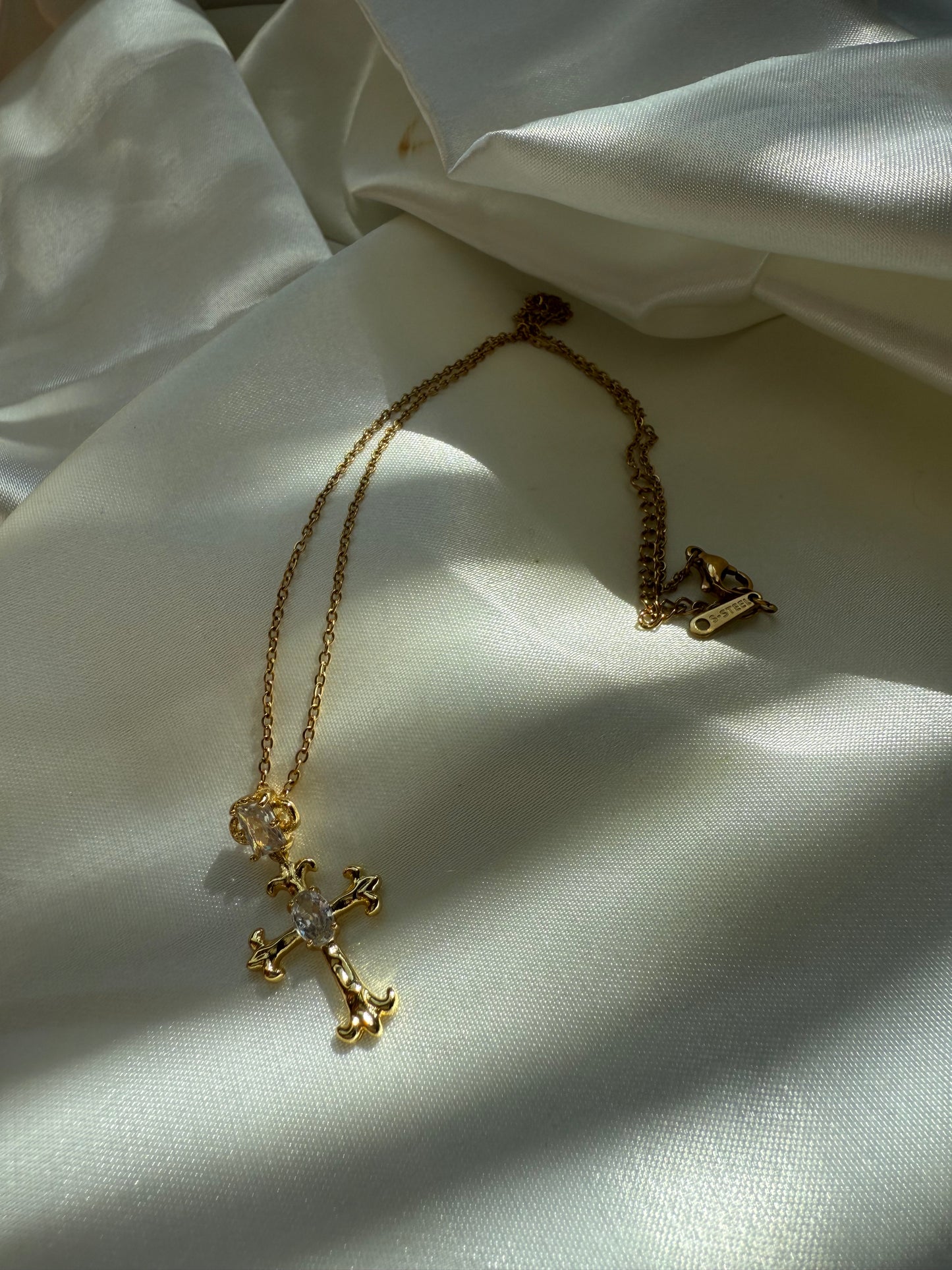 Iris Cross